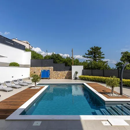 Stunning In Feriehus Crikvenica